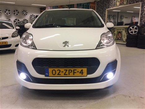 Peugeot 107 - 1.0 Active facelift model/achterspoiler/Airco/5DR's/Lage km.Stand/BJ2013 - 1