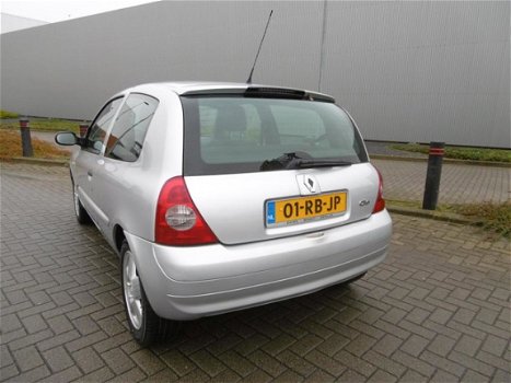 Renault Clio - 1.6-16V Community - 1