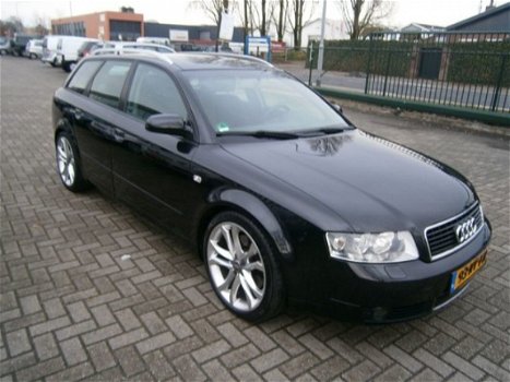 Audi A4 Avant - 2.5 TDI Pro Line MT - 1