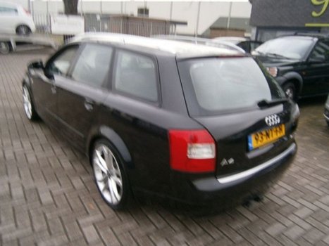 Audi A4 Avant - 2.5 TDI Pro Line MT - 1