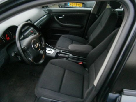 Audi A4 Avant - 2.5 TDI Pro Line MT - 1