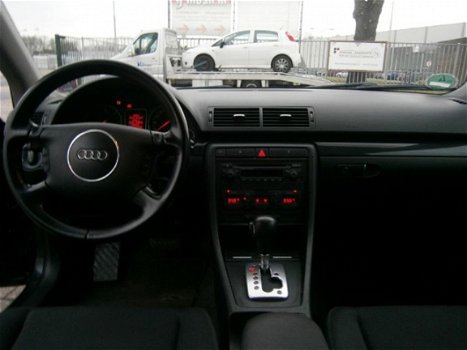 Audi A4 Avant - 2.5 TDI Pro Line MT - 1