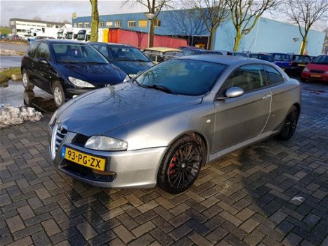 Alfa Romeo GT - 2.0 JTS Progression Vol opties. Motor niet 100% Koopje - 1