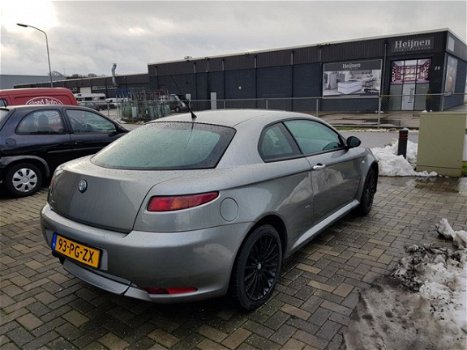 Alfa Romeo GT - 2.0 JTS Progression Vol opties. Motor niet 100% Koopje - 1