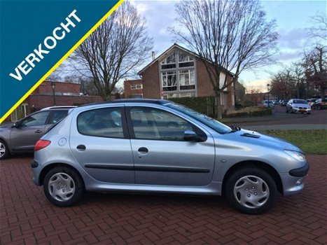 Peugeot 206 - 1.4 XT Dakraam cv op afst elec ramen - 1