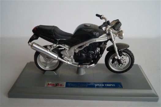 1:18 Maisto moto Triumph Speed Triple zwart - 1