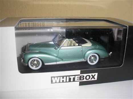 1:43 WhiteBox Mercedes 300 W186 SC Roadster metallic licht groen - 3