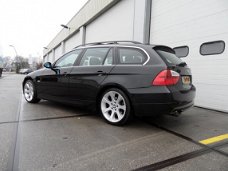 BMW 3-serie Touring - 320d High Executive