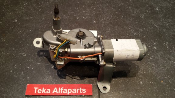 Suzuki Alto III EF Ruitenwissermotor Denso 159100-6872 Wiper motor Used - 1