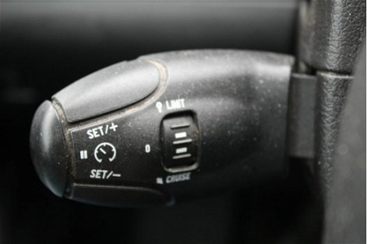 Peugeot 307 Break - 1.6 HDI XS Euro 4 airco, radio cd speler, cruise control, trekhaak - 1