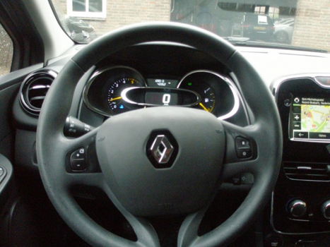 Renault Clio - 1.5 dCi Expression Renault Clio 1.5 DCI Expression - 1