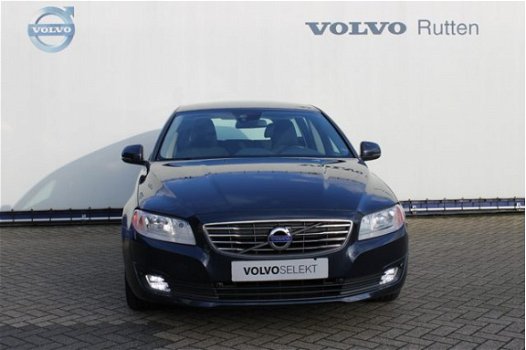 Volvo V70 - D2 114 pk Automaat / Navigatie / Cruise control / Airco - 1