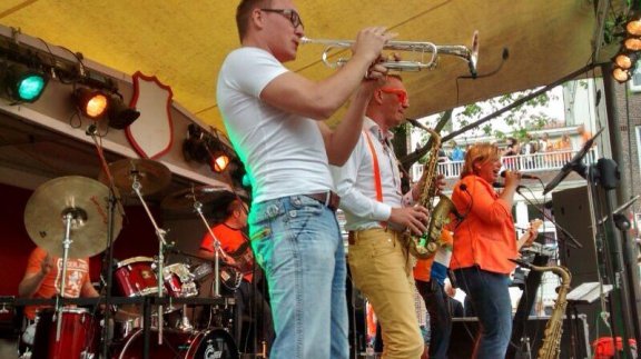 KONINGSDAG coverband beschikbaar voor koningsdag - 8