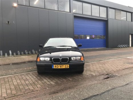 BMW 3-serie - 320i Executive Vanos YOUNGTIMER - 1