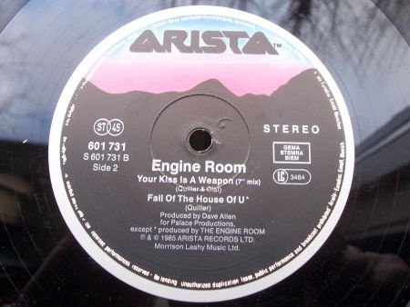 ENGINE ROOM YOUR KISS IS A WEAPON - Afbeelding 3