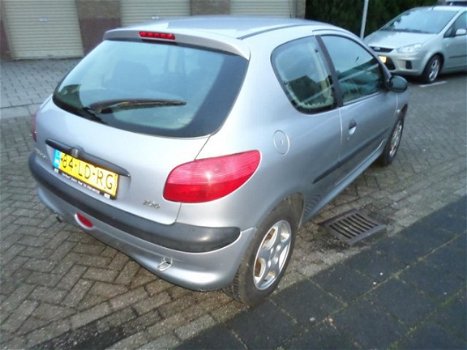 Peugeot 206 - 1.9 XRD - 1