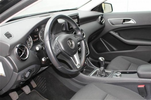 Mercedes-Benz A-klasse - 180 CDI Edition Navigatie 4U3 xenon, PDC v+a, navi, 17