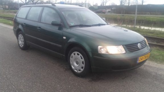 Volkswagen Passat Variant - 2.3 V5 - bjr 2000 - 1