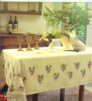 borduurpatroon 1051 tafelkleed met druiven - 1