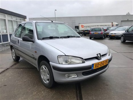 Peugeot 106 - Nieuwe APK/Elek.ramen/1.1 XR - 1