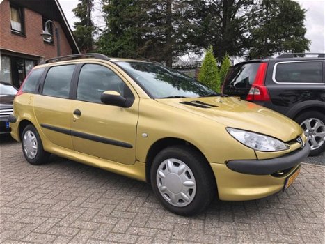 Peugeot 206 - SW 1.4 X-Design airco Nieuwe Apk keuring 11-2019 - 1