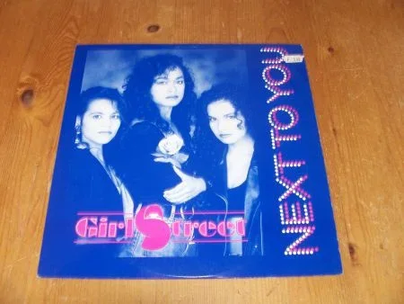GIRLSTREET NEXT TO YOU - nr. 1