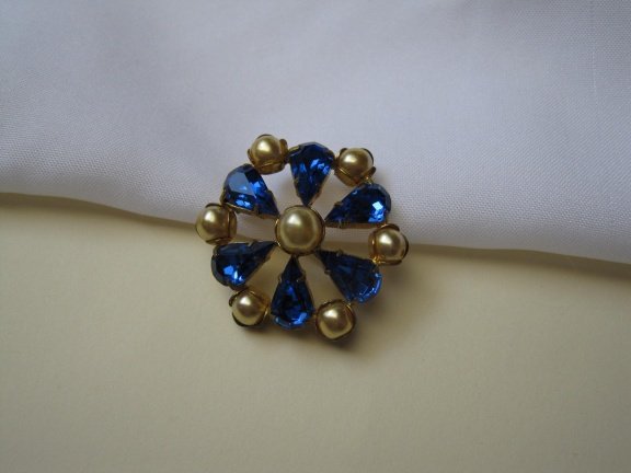 Broche antiek parelkraaltjes en blauw rijnsteen kristal 2.6 cm - Afbeelding 5