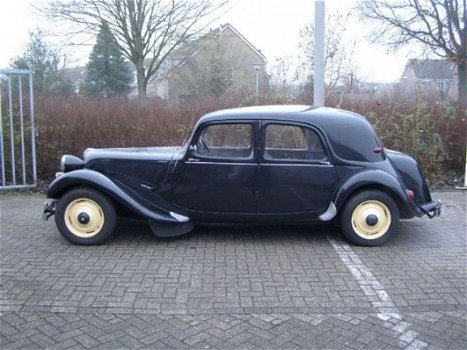 Citroën Traction - 11B - 1