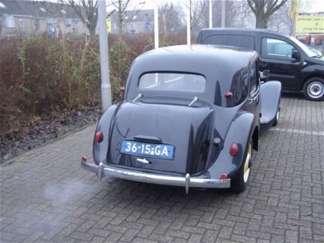 Citroën Traction - 11B - 1