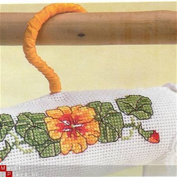 borduurpatroon 4955 stitched bedroom blossoms - 1