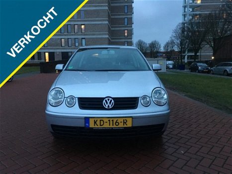 Volkswagen Polo - 1.4-16V Comfortline - 1