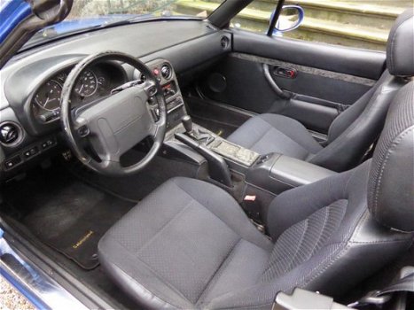 Mazda MX-5 - 1.8I - 1