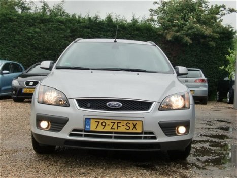 Ford Focus Wagon - 1.8-16V AMBIENTE FLEXIFUEL NAVI TREKHAAK - 1