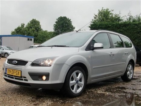 Ford Focus Wagon - 1.8-16V AMBIENTE FLEXIFUEL NAVI TREKHAAK - 1