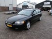 Volvo V70 - 2.4D EDITION automaat 7pers derde bank xenon - 1 - Thumbnail