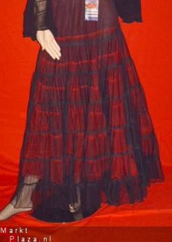 Balrok petticoat zwart/rood 1769 - 1