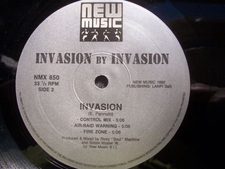 INVASION BY INVASION INVASION - Afbeelding 3