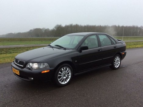 Volvo S40 - 1.8 Comfort Sports Exclusive XENON LEER NAP APK - 1