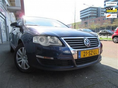 Volkswagen Passat - 2.0tdi high Climate Navi Leer Nw Apk Crusctrl Xenon - 1