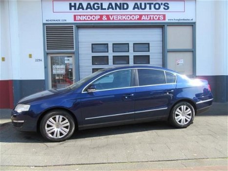 Volkswagen Passat - 2.0tdi high Climate Navi Leer Nw Apk Crusctrl Xenon - 1