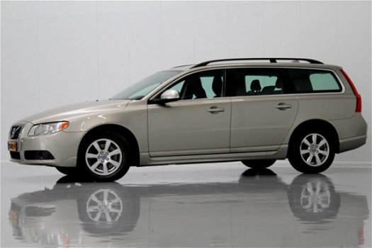 Volvo V70 - 2.0 D3 KINETIC 136PK, 5-CIL NAVI/16INCH/ECC/PDC/CHROOM - 1