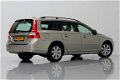 Volvo V70 - 2.0 D3 KINETIC 136PK, 5-CIL NAVI/16INCH/ECC/PDC/CHROOM - 1 - Thumbnail