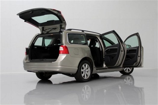 Volvo V70 - 2.0 D3 KINETIC 136PK, 5-CIL NAVI/16INCH/ECC/PDC/CHROOM - 1