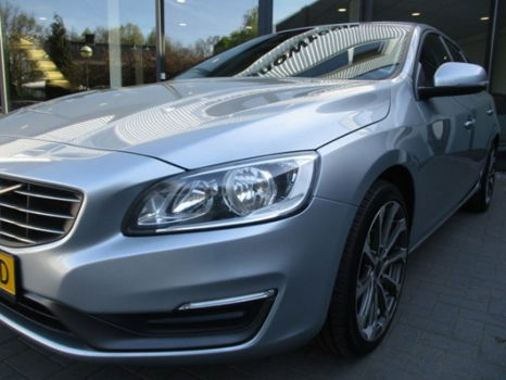 Volvo V60 - D3 2.0D 5-Cil Business, Navi, Climate, Pdc, Cruise, - 1