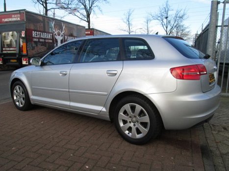 Audi A3 Sportback - 1.6 TDI 5deurs Attraction Pro Line Business Automaat Airco/ECC, Navigatie - 1