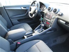 Audi A3 Sportback - 1.6 TDI 5deurs Attraction Pro Line Business Automaat Airco/ECC, Navigatie