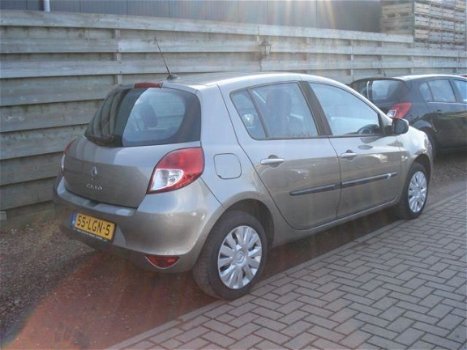 Renault Clio - 1.2 Business Navigatie - 1