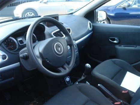 Renault Clio - 1.2 Business Navigatie - 1