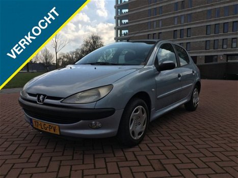 Peugeot 206 - 1.4 XT NIEUWE APK NAP - 1