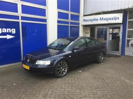 Volkswagen Passat - 1.8-5V Trendline Aflevering met nwe APK Nationale Autopas - 1